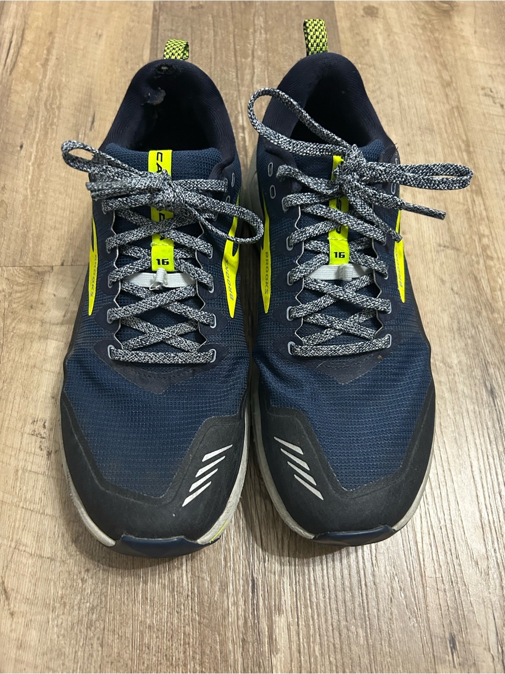 Brooks Men's Navy Blue and Neon Yellow Athletic Running Shoes